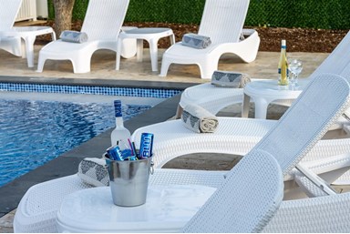 ניצת אהבה - מתחם חוץ