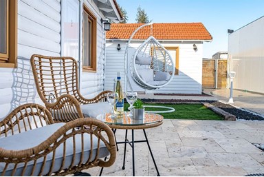 ניצת אהבה - מתחם חוץ