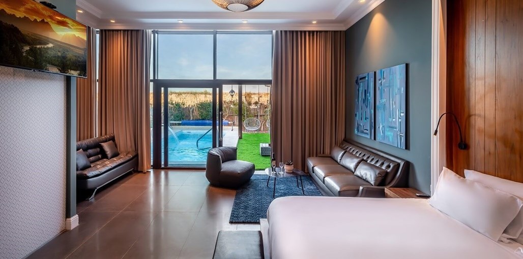 אקוודוקט גן בריכה - הווילה (7).jpg