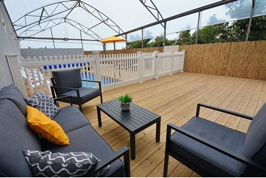 סוויטת האושר - מתחם החוץ