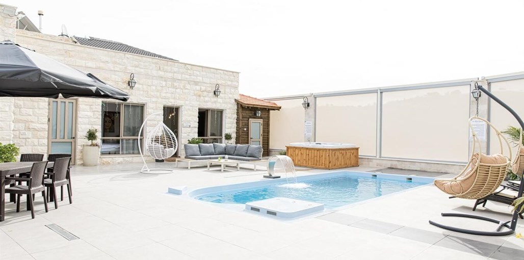 דה אוליבו וילג' - De olivo village חצר (1).jpeg