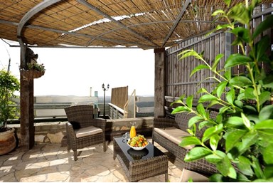 נוגעים בשמיים - מתחם החוץ