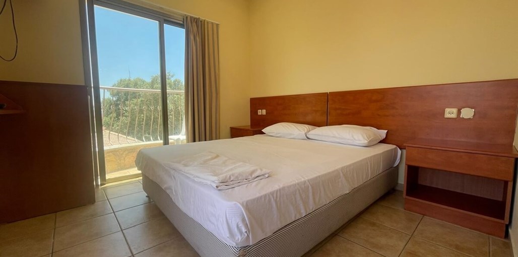 המלון של פולטי פנים (6).jpg