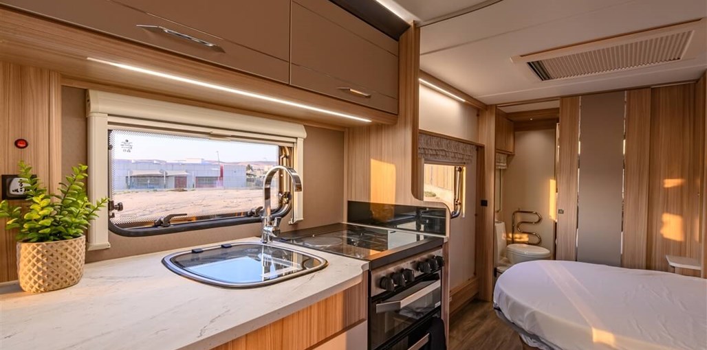 בצל האגם קרוואן (9).jpg