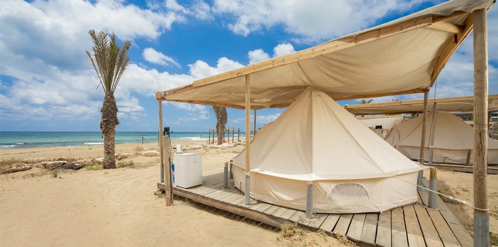 בצת על הים - גלמפינג קמפינג וקרוואנים אוהלים ומתחם חיצוני (13).jpg