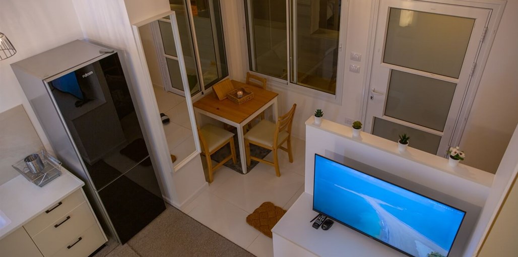 אייס גסטהאוס פינות ישיבה.jpg