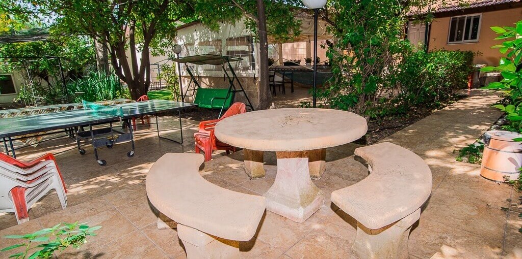 טל החרמון חצר (13).jpg