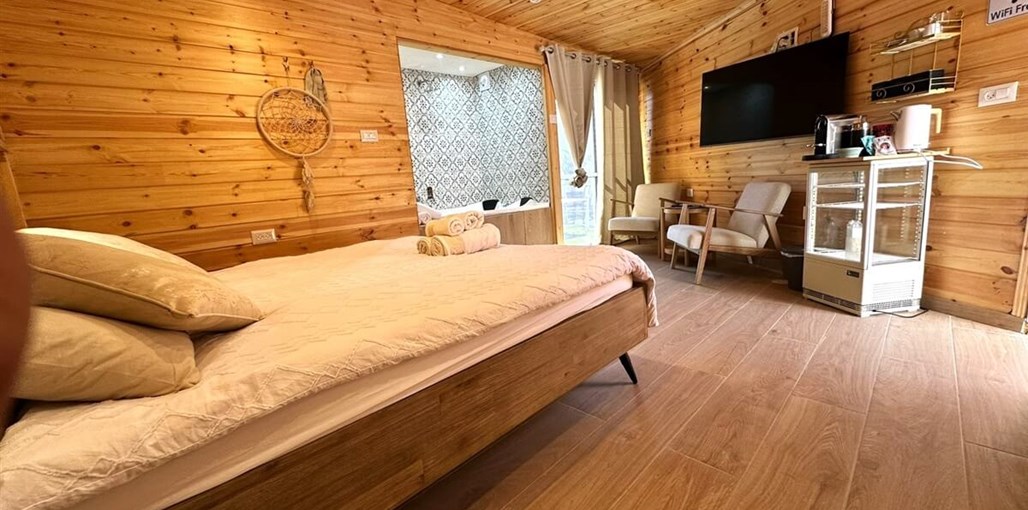 אצל סיגלית בחצר סוויטת הדר (13).jpeg