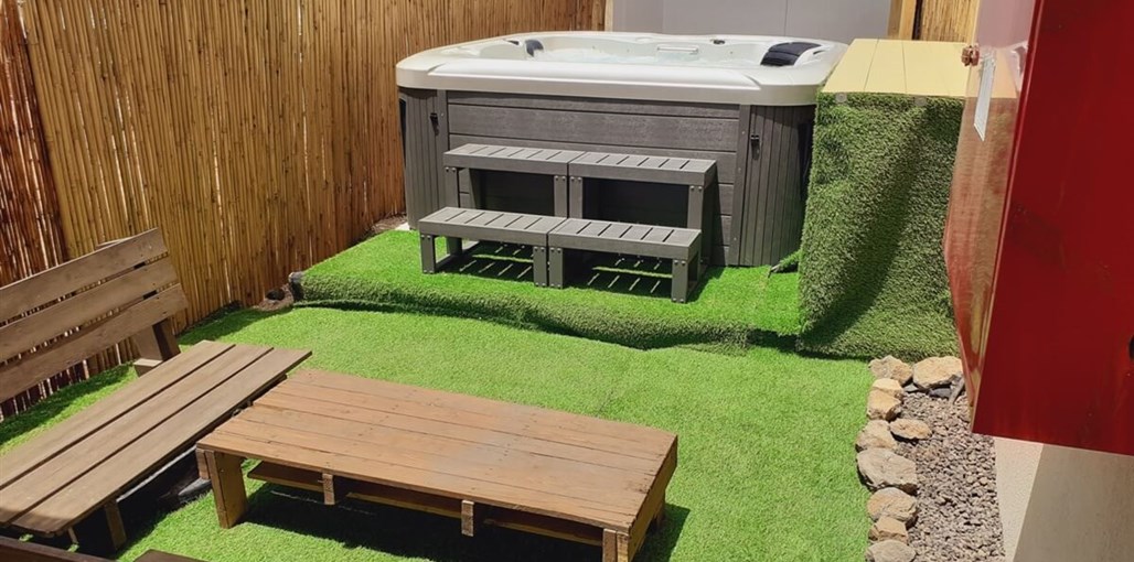 הרוח שבלב ג'קוזי (2).jpg