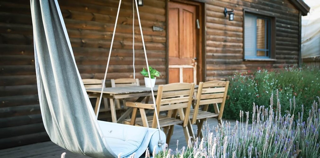 בארץ אהבתי בהזורעים רוח (2).jpg