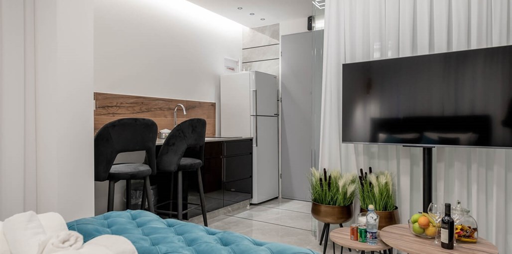 קולורס סוויטס אפורה 4.jpg