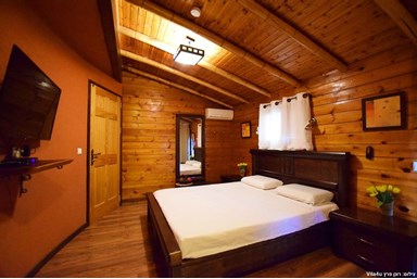 בין אומנות לטבע - צימר משפחתי