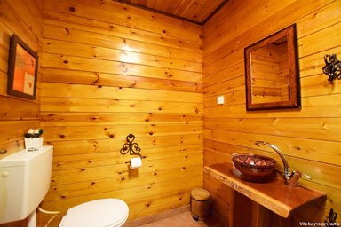 בין אומנות לטבע - צימר משפחתי