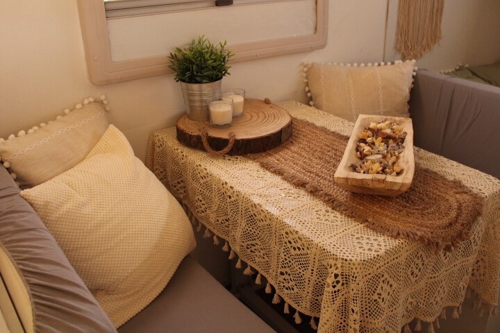 HomBy - חווית נופש באילת הומביי פנים הקרוואן (10).JPG