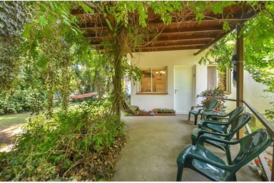 בבוסתן - תמר ודני שחר