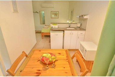 בבוסתן - תמר ודני שחר - דירות סטודיו