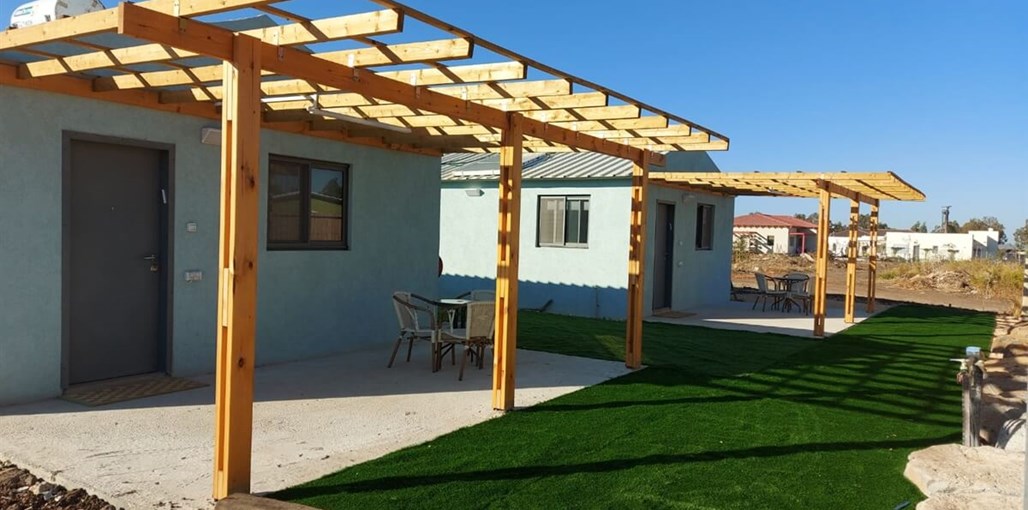 בזלת וגיר בזלת וגיר חצר.jpeg