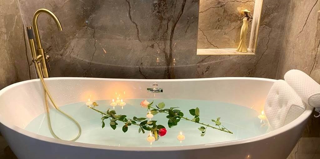 רוז סוויט קיסריה - Rose Suite Caesarea אמבבטיה 2 חדש.jpeg