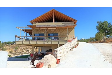 אחוזת היוצר