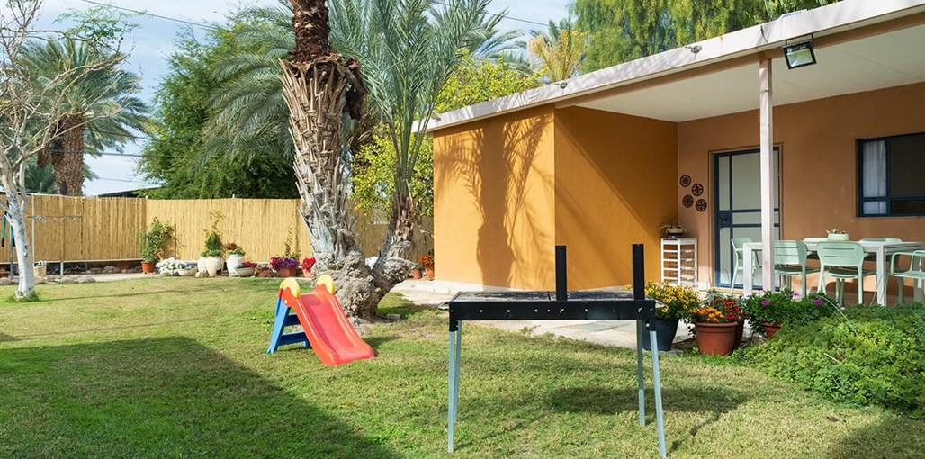 פנינה בחצבה חצר 2025 (3).jpg