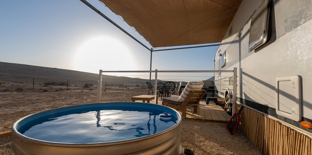 אבן על הנחל DSC09850-940.jpg