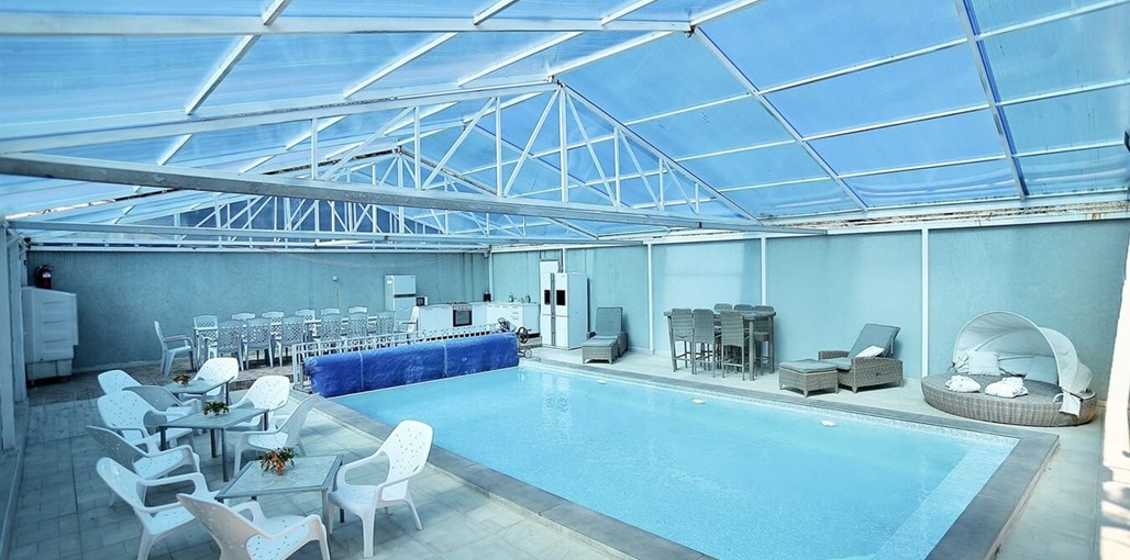 חלום שלמה הבריכה חצר ונוף  (4).jpeg