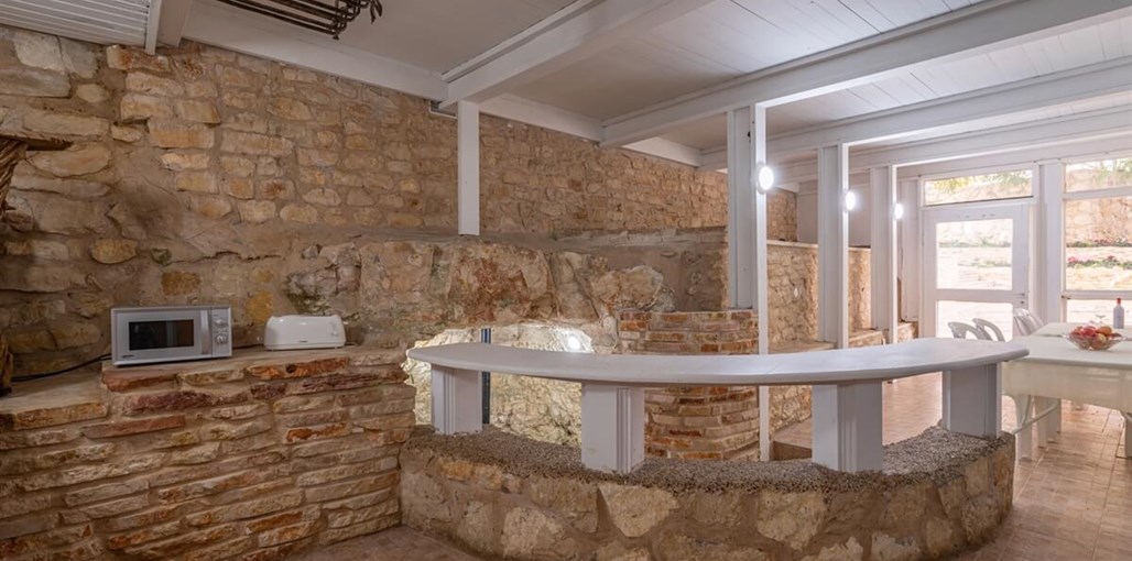 הבית של בלה חדר אוכל (6).jpg