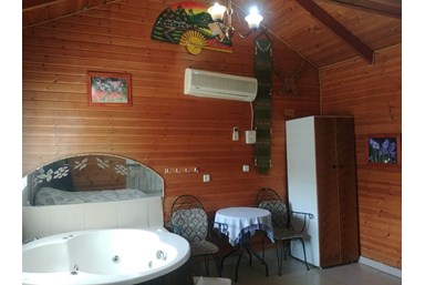 בקתות במשק 61 - תפוז ופומלה 