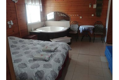 בקתות במשק 61 - תפוז ופומלה 