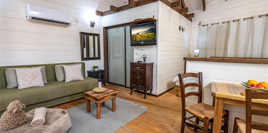 נופש בהרים חדר זוגי 8+9 (1).jpg