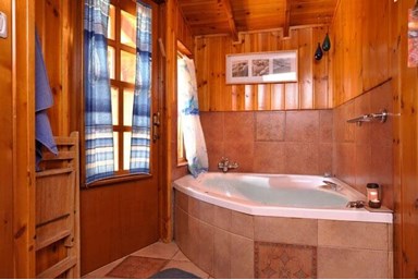 און בר קייט - גינת אגוז