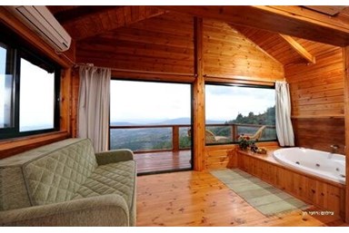 לוין נוף מרהיב  - בקתות עץ זוגיות ומשפחתיות