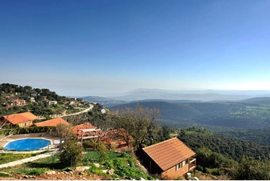 לוין נוף מרהיב  - מתחם החצר והנוף