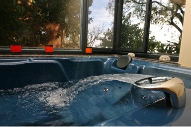 שוויץ באמירים - צימרים וספא - יחידת משמש