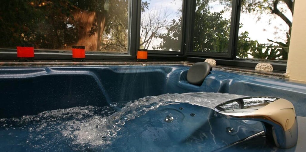 שוויץ באמירים - צימרים וספא צימר משמש (7).jpg