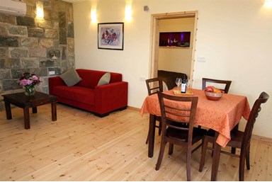 שוויץ באמירים - צימרים וספא - יחידת משמש