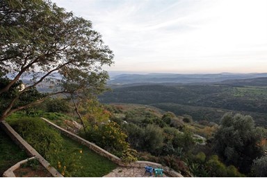 שוויץ באמירים - צימרים וספא - הג'קוזי והנוף