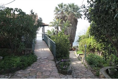 שוויץ באמירים - צימרים וספא - הג'קוזי והנוף