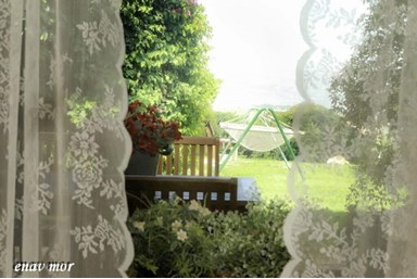 בקצה הכנרת - החצר, הנוף והג'קוזי