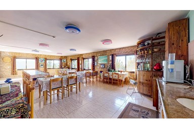 אלג'רמק  2000 - הבית בכפר אירוח דרוזי - חדר האוכל