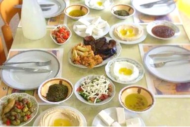 אלג'רמק  2000 - הבית בכפר אירוח דרוזי - חדר האוכל