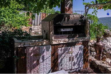 אלג'רמק  2000 - הבית בכפר אירוח דרוזי - החצר והנוף