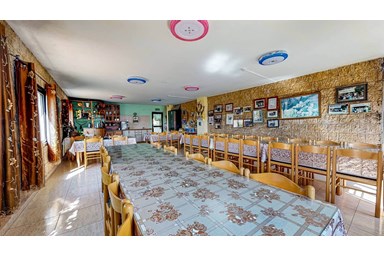 אלג'רמק  2000 - הבית בכפר אירוח דרוזי - חדר האוכל