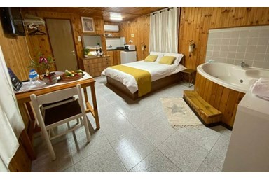 פנינת הצפון - בקתות זוגיות