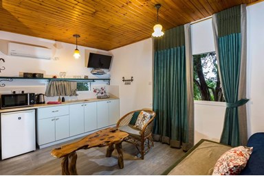 אחוזת שפרה – נוף לים התיכון - הבקתה המבודדת