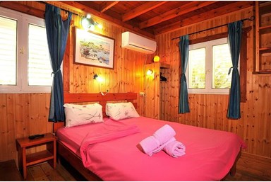 בקתות עמיחי - בקתה 1 - משפחתית