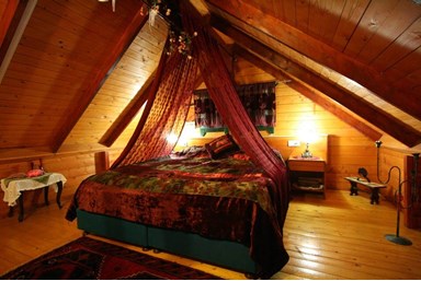 בקתות עץ - נוף ירדן - בקתת קארין