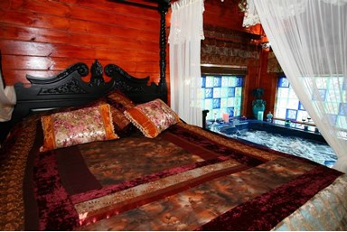 בקתות עץ - נוף ירדן - הסוויטה המלכותית