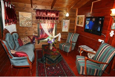 בקתות עץ - נוף ירדן